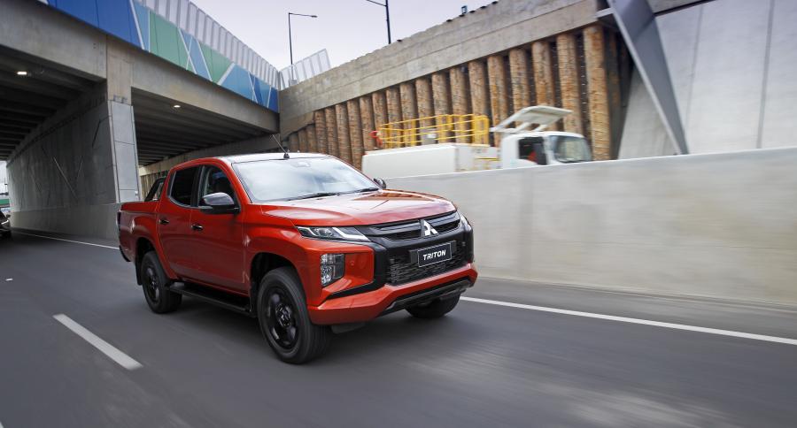  Mitsubishi Triton GSR Double Cab 2020 года  (AU) (фото 2 из 14)